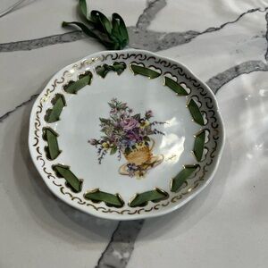 7.5” cut-out heart lacy decorative plate